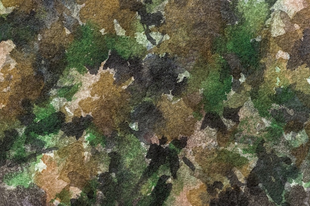 Pittura ad acquerello su tela con macchie di oliva, nere e marroni