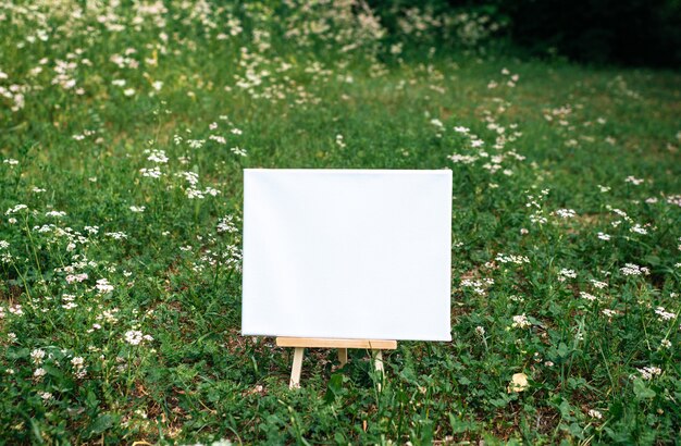 Pittura su tela poster modello vuoto bianco mockup