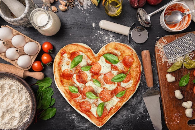 Pizza a forma di cuore per la cena di San Valentino