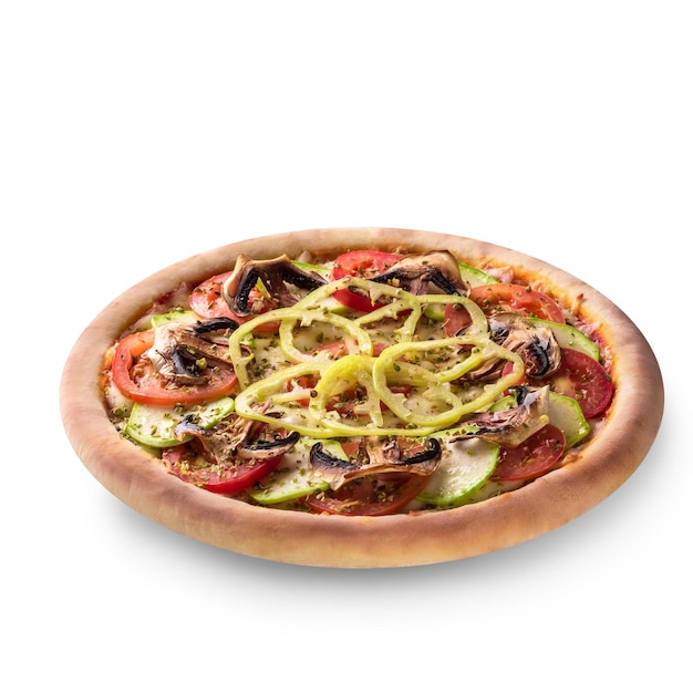 Pizza ai funghi vegetariana su sfondo bianco isolato