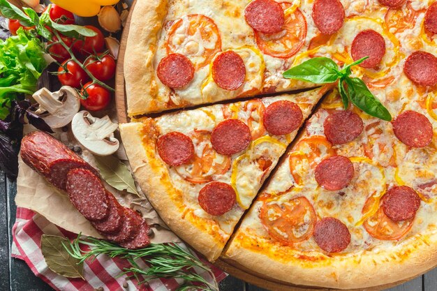 Pizza al salame piccante