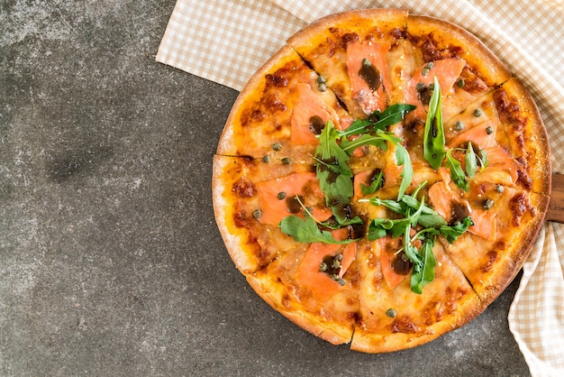 pizza al salmone affumicato