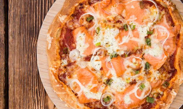 Pizza al salmone fatta in casa