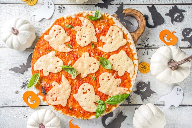 Pizza decorata di Halloween