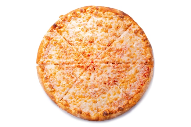 Pizza margherita isolata su sfondo bianco