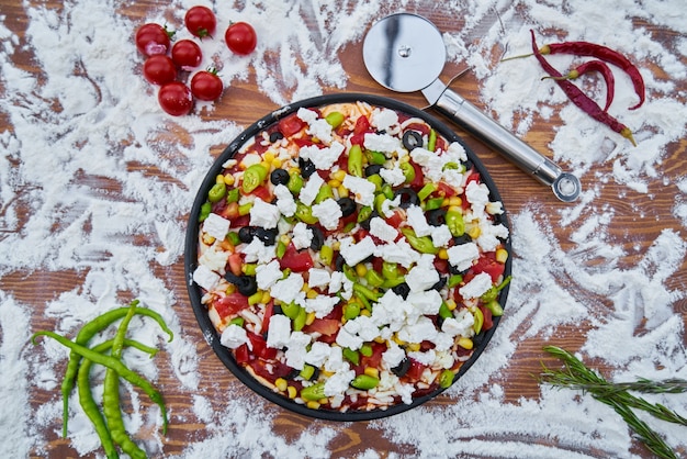 Pizza pasta con farina e verdure