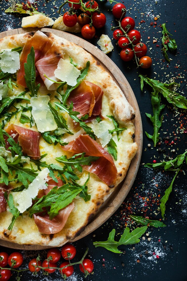 Pizza salmone e rucola gustoso pasto al ristorante