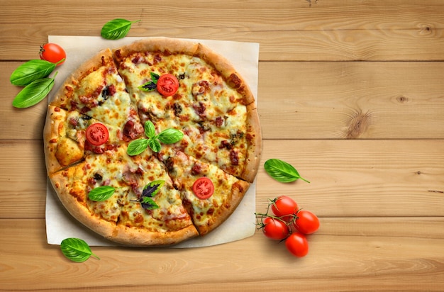 Pizza suprema calda su tavola di legno con pomodori e basilico piatto