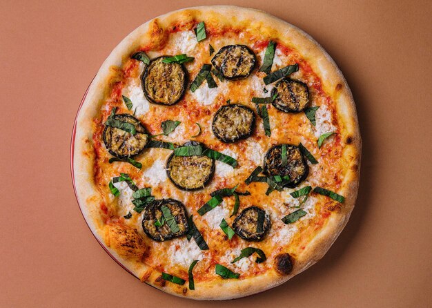 Pizza vegetariana con verdure arrosto