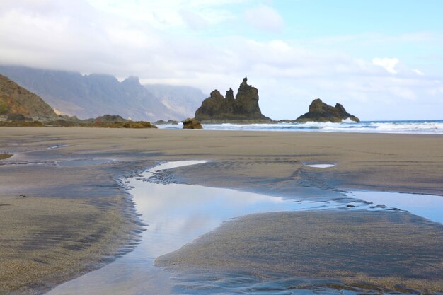 Playa de Benijo spiaggia con sabbia nera a Tenerife