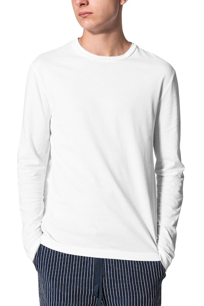 Png teenage boy mockup in maglietta a maniche lunghe abbigliamento giovanile shooting in studio