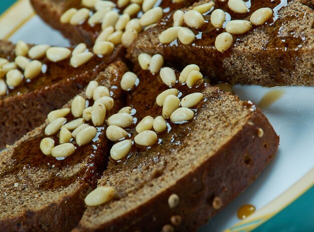 Pokerounce - Piatto di pane medievale inglese