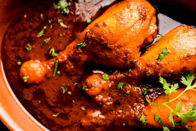 Pollo al curry con cosce o coscia o Murg Tangri o tangdi masala