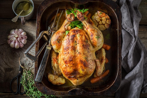 Pollo alla griglia croccante con timo e aglio