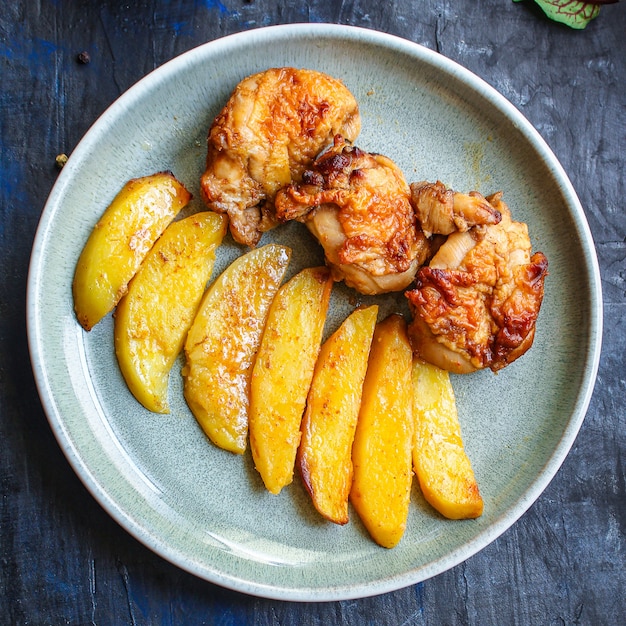 pollo e patate fritte