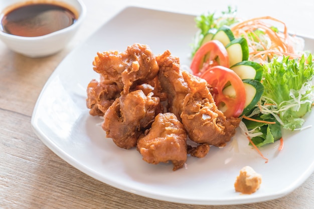 pollo fritto con salsa tonkatsu