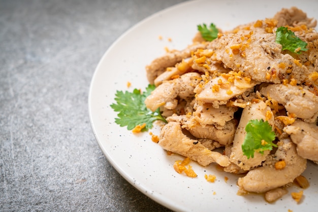 pollo saltato in padella con aglio