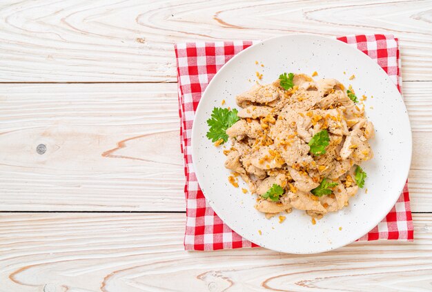 pollo saltato in padella con aglio