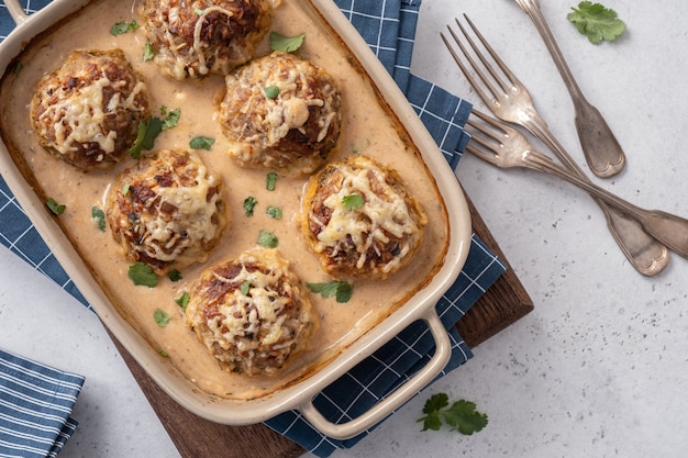 Polpette di carne con cavolo e riso