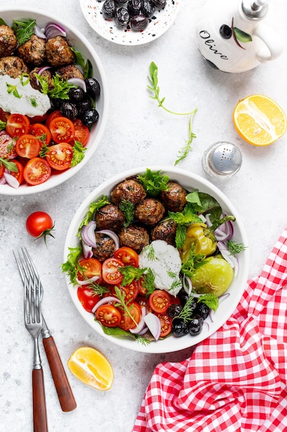 Polpette greche con salsa tzatziki