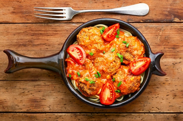 Polpette vegane o falafel e pasta