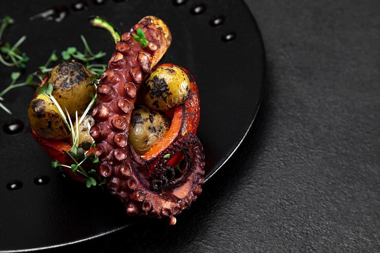 Polpo alla griglia con delicatezza di mare con verdure grigliate Piatti su fondo scuro decorato