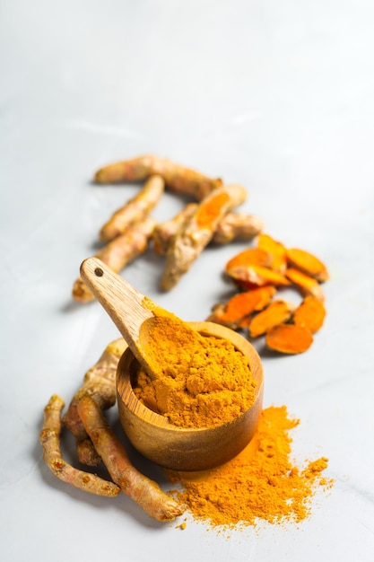 Polvere di curcuma longa di radice di curcuma