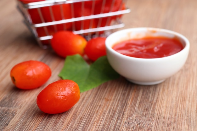 Pomodori freschi con salsa