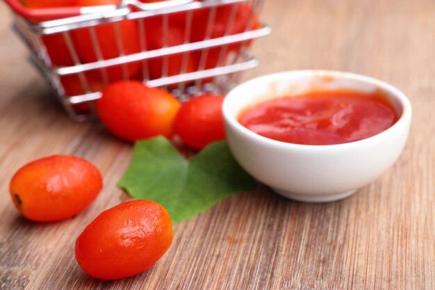 Pomodori freschi con salsa