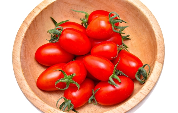 Pomodori isolati su sfondo bianco