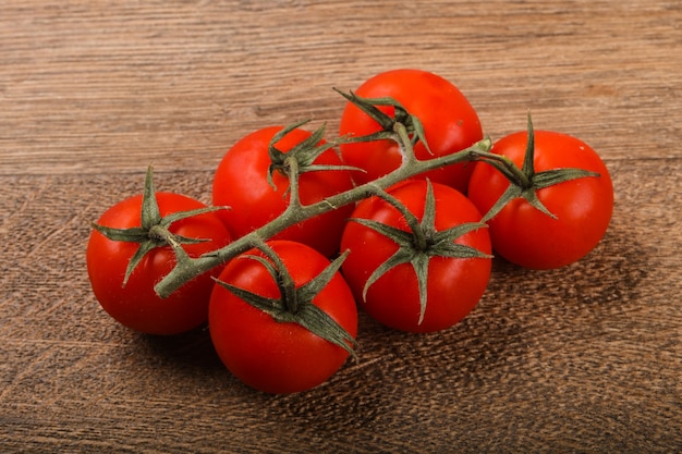 Pomodori sul ramo