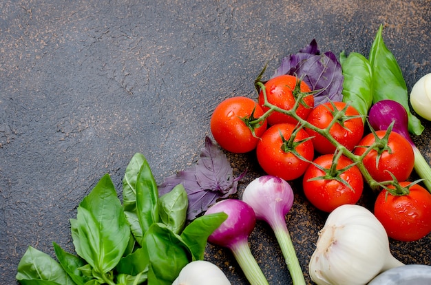 Pomodoro, basilico e peper spezie