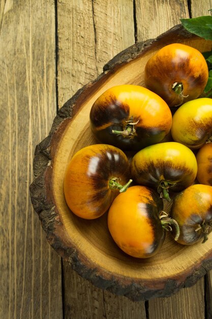 Pomodoro giallo nostrano Raccolto Blue Gold Pomodori gialli crudi pronti da mangiare