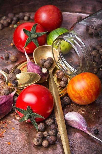 Pomodoro sottaceto fatto in casa