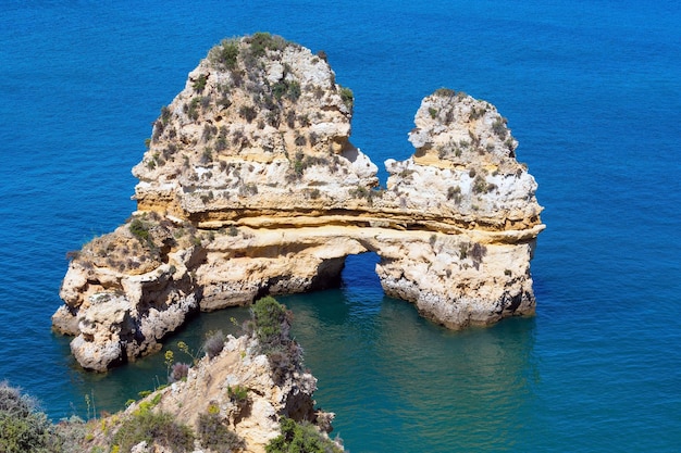 Ponta da Piedade (gruppo di formazioni rocciose lungo la costa della città di Lagos, Algarve, Portogallo).