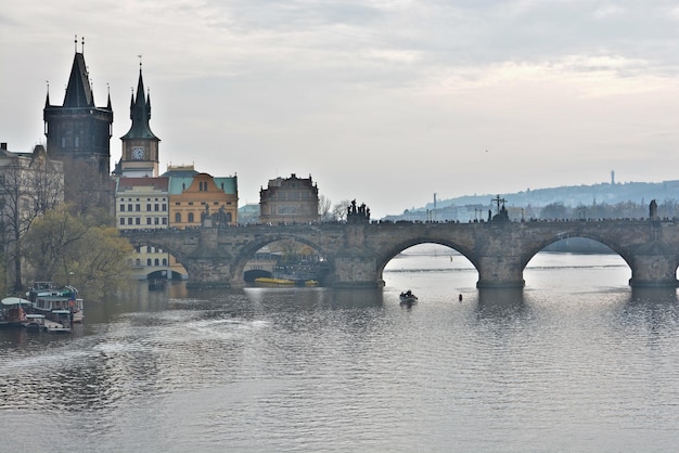 Ponte Carlo e marciapiede Torre della Città Vecchia