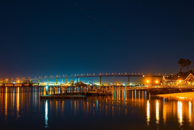 Ponte Coronado di notte