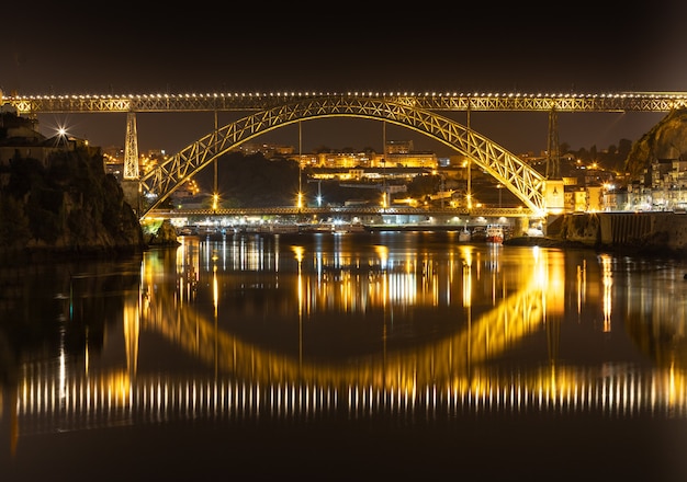 Ponte D Luis a Oporto - Portogallo - Fotografia notturna.