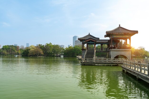 Ponte del lago occidentale di Jiuqu di Huizhou Provincia di Guangdong della Cina