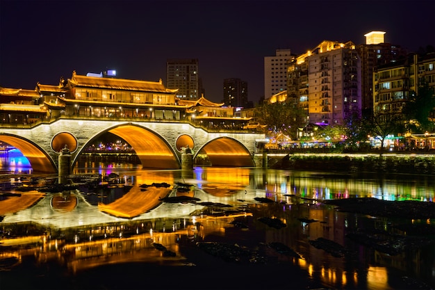 Ponte di Anshun alla notte, Chengdu, Cina