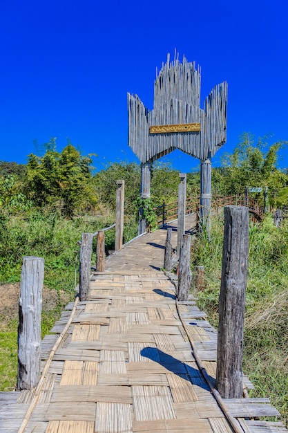 Ponte di bambù Ponte Sutongpe. il ponte di legno più lungo, Mae Hong Son, Tailandia