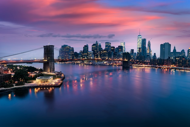 Ponte di Brooklyn al crepuscolo, New York City