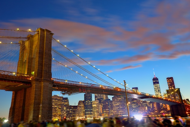 Ponte di Brooklyn e skyline di Manhattan il 4 luglio