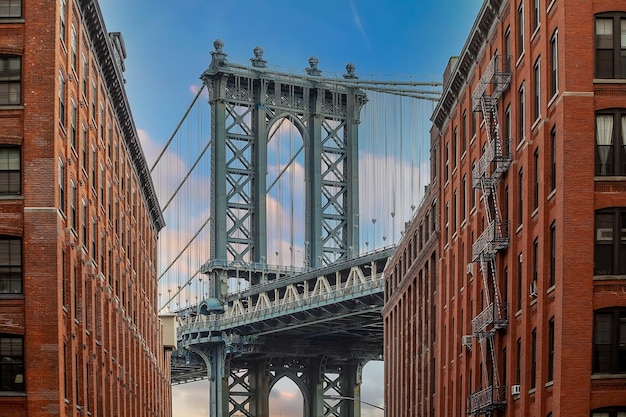 Ponte di Manhattan con lo skyline della città di Manhattan