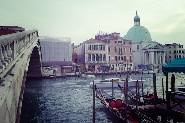 Ponte di Rialto a Venezia Canal Grande Italia