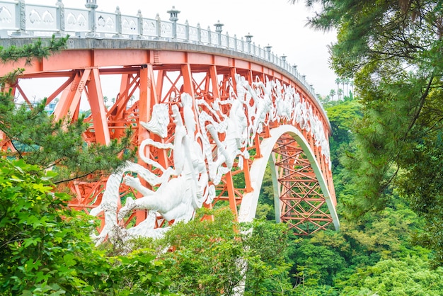 Ponte di Seonim-gyo alle cascate di Cheonjeyeon a Jeju Isaland