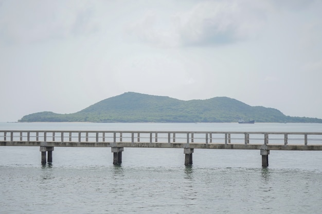 Ponte in mezzo al mare