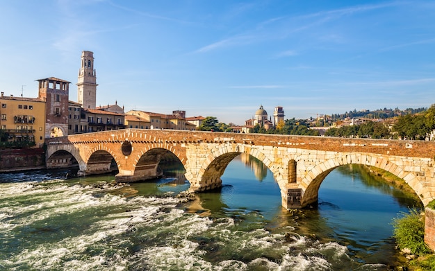 Ponte Pietra a Verona - Italia