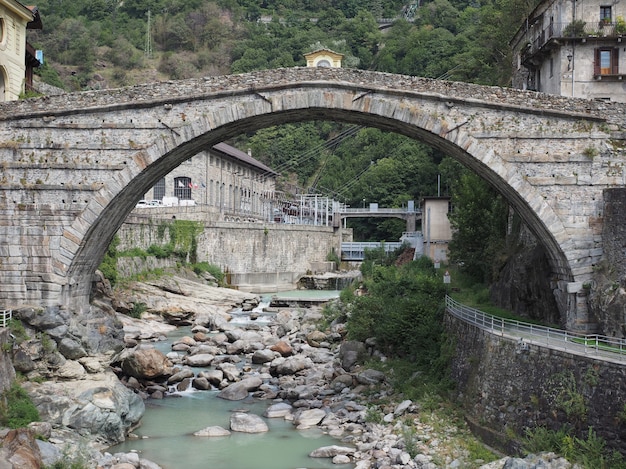 Ponte romano a Pont Saint Martin