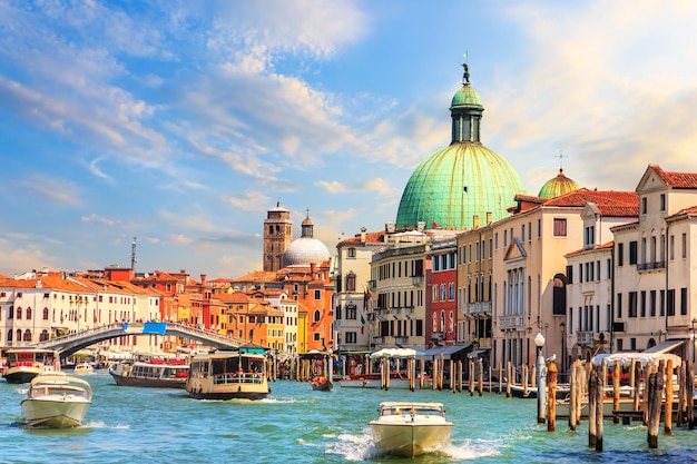 Ponte Scalzi e chiesa di San Simeone Piccolo a Venezia